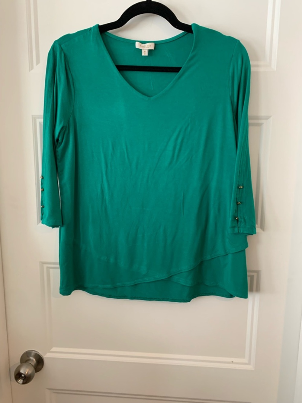 Laura petites , women's Green V-Neck Layered Hem Top - Green size M